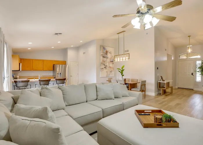 Spacious & Fenced Yard: Pet-friendly Holiday home